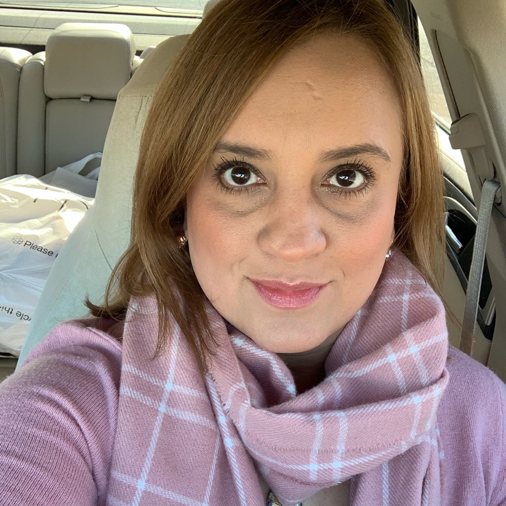 Meet your Posher, Marcela